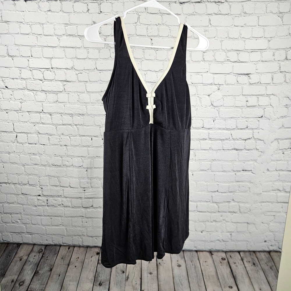 Beach Cabana Woman Swim Dress Black Cream V-Neck Empire Waist One Piece Swimsuit